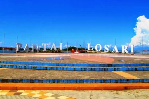Pantai Losari, Menikmati Pemandangan Indah Sembari Kulineran di Makassar