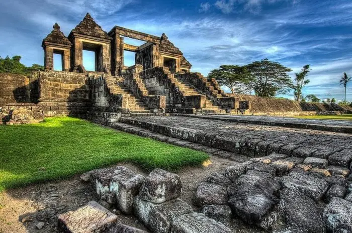 Candi Ratu Boko, Warisan Budaya Jawa yang Sarat Legenda di Sleman