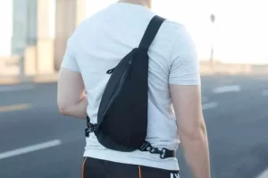 Merk Tas Selempang Pria Terbaik, Pilihan Berkualitas dengan Desain Menarik