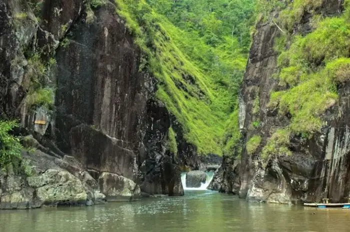 Destinasi Wisata Alam Garut yang Harus Dikunjungi